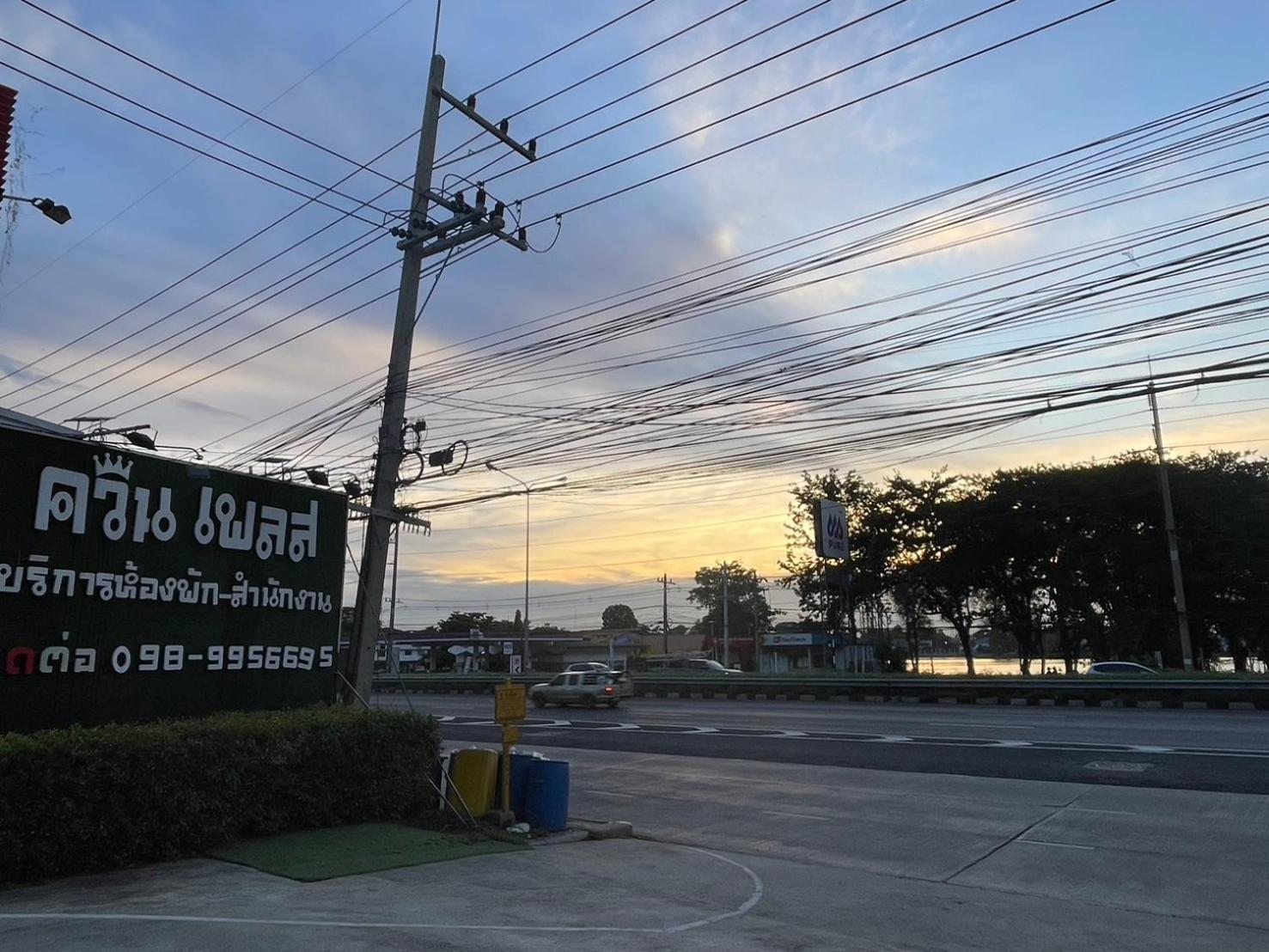 ควีนเพลส สระบุรี Queenplace Sara Buri المظهر الخارجي الصورة