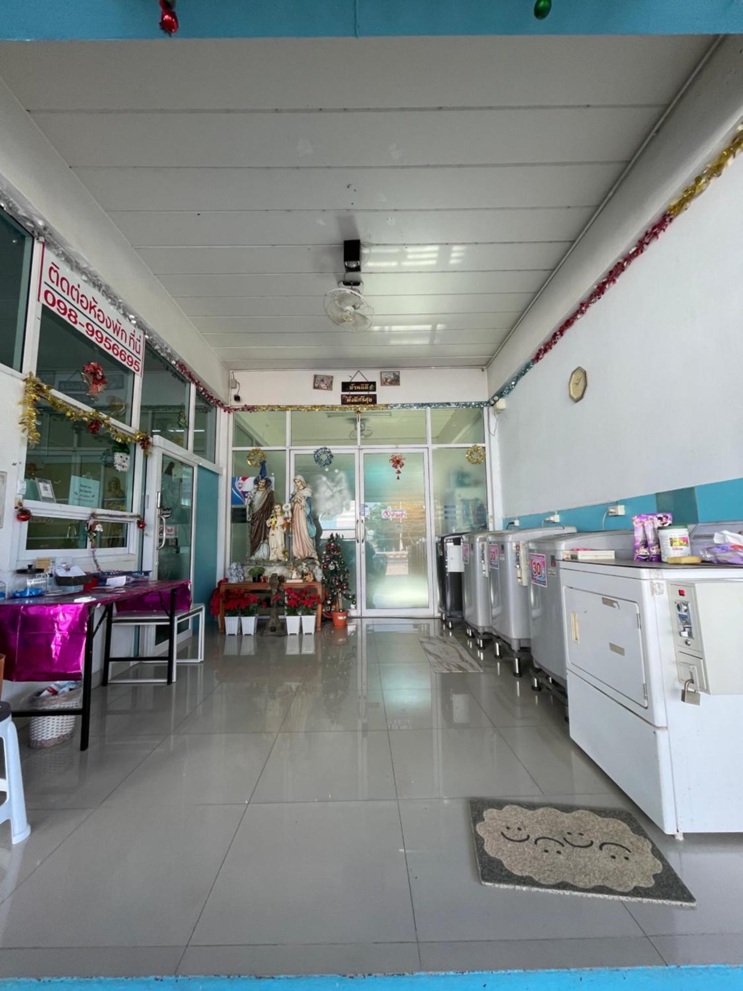 ควีนเพลส สระบุรี Queenplace Sara Buri المظهر الخارجي الصورة